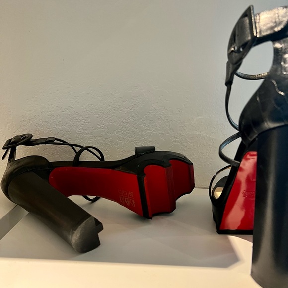 Christian Louboutin, size 9 - Picture 5 of 5